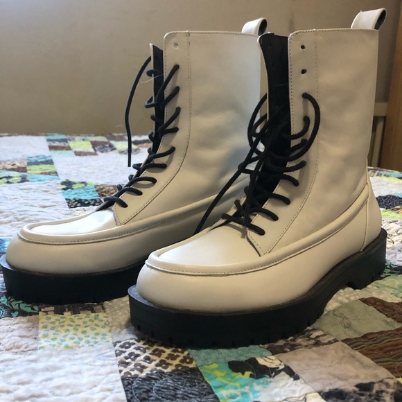 BNWOT white leather lace up ankle boots - Picture 2 of 5